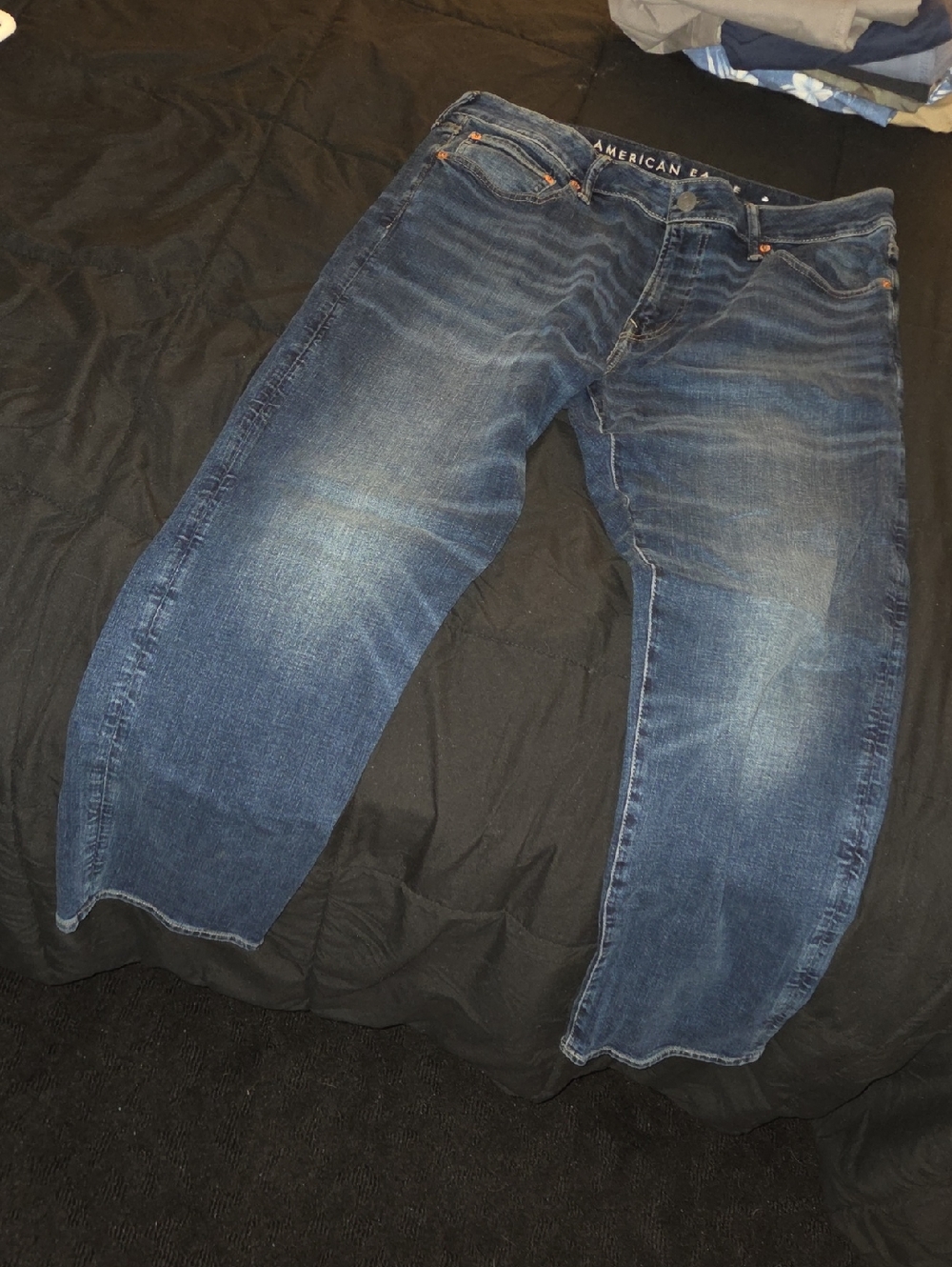 American Eagle Outfitters Men’s Washed Blue Relaxed Jeans